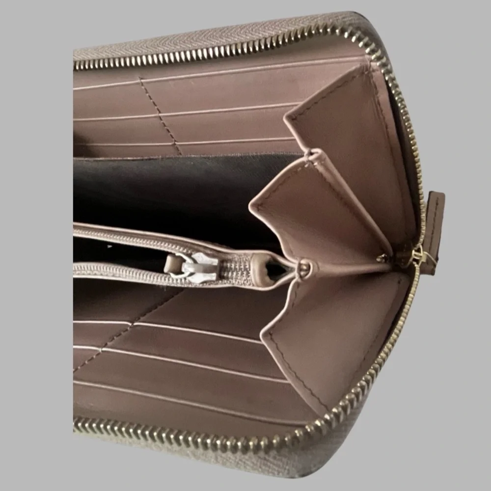 Gucci Pink Embossed Wallet